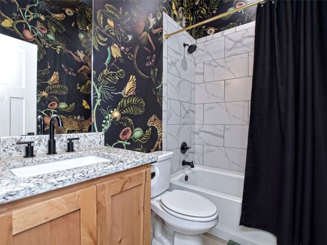 114 E Keomuku LN, Bastrop, TX 78602