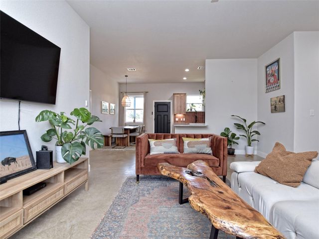 114 E Keomuku LN, Bastrop, TX 78602