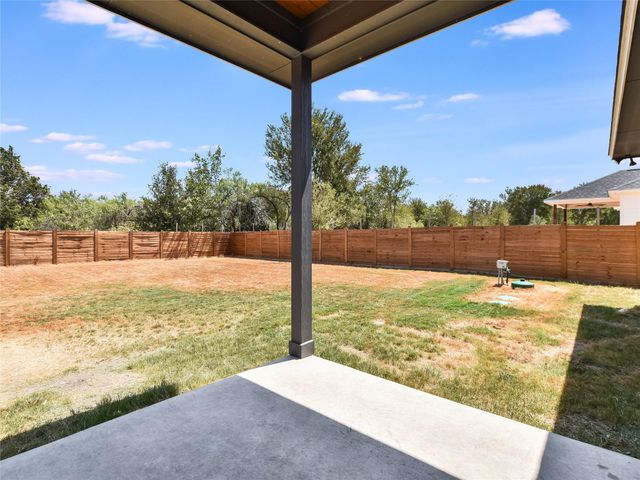 114 E Keomuku LN, Bastrop, TX 78602