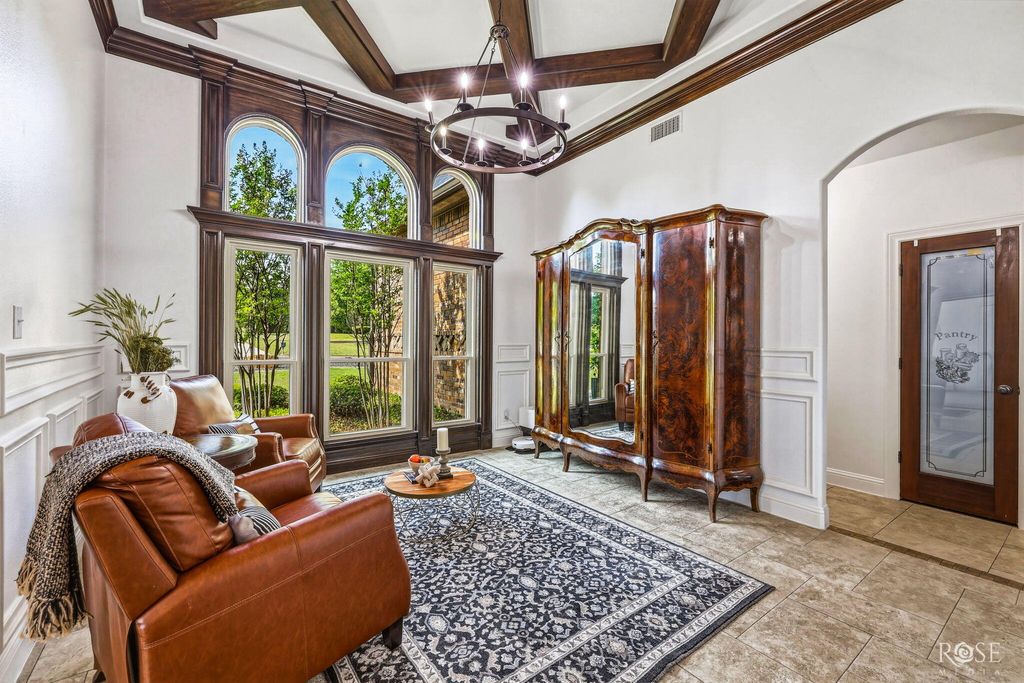 Image 10 of property listing at 6005 Kingsbridge Drive, San Angelo, TX 76901