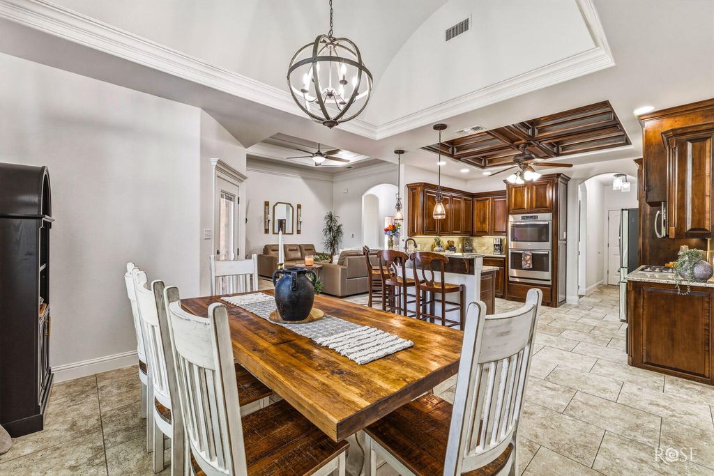 Image 16 of property listing at 6005 Kingsbridge Drive, San Angelo, TX 76901