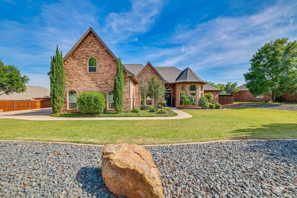 Image 4 of property listing at 6005 Kingsbridge Drive, San Angelo, TX 76901