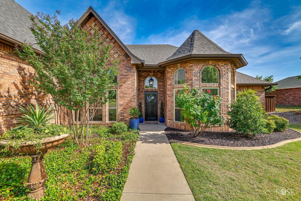 Image 7 of property listing at 6005 Kingsbridge Drive, San Angelo, TX 76901