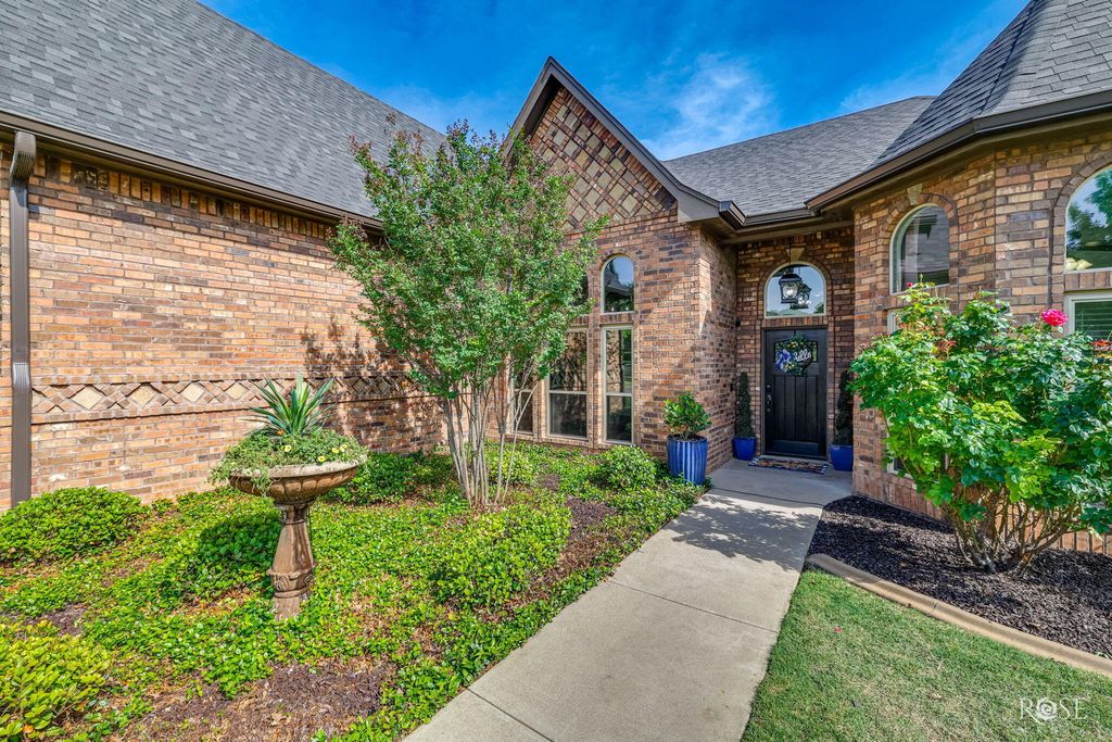 Image 8 of property listing at 6005 Kingsbridge Drive, San Angelo, TX 76901