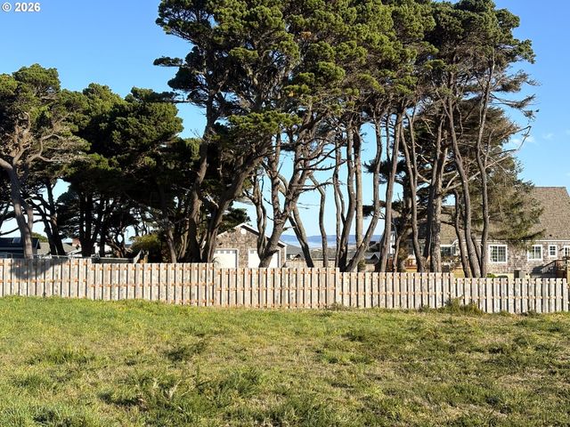 8th ST SW TL 10007, Bandon, OR 97411