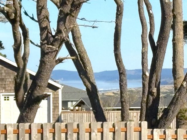8th ST SW TL 10007, Bandon, OR 97411
