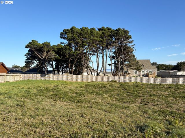 8th ST SW TL 10007, Bandon, OR 97411