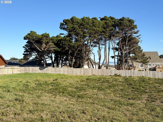 8th ST SW TL 10007, Bandon, OR 97411