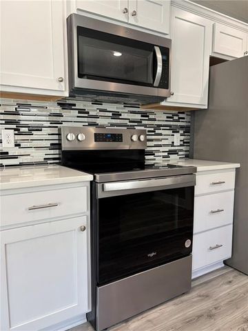 4909 S Creek Woods Drive, St Joseph, MO 64507