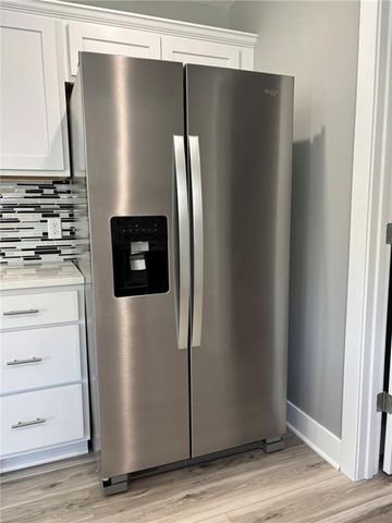 4909 S Creek Woods Drive, St Joseph, MO 64507