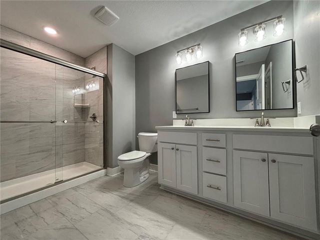 4909 S Creek Woods Drive, St Joseph, MO 64507