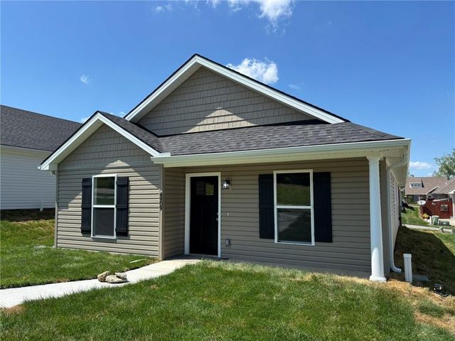 4909 S Creek Woods Drive, St Joseph, MO 64507
