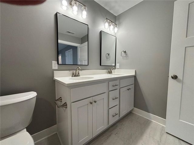 4909 S Creek Woods Drive, St Joseph, MO 64507