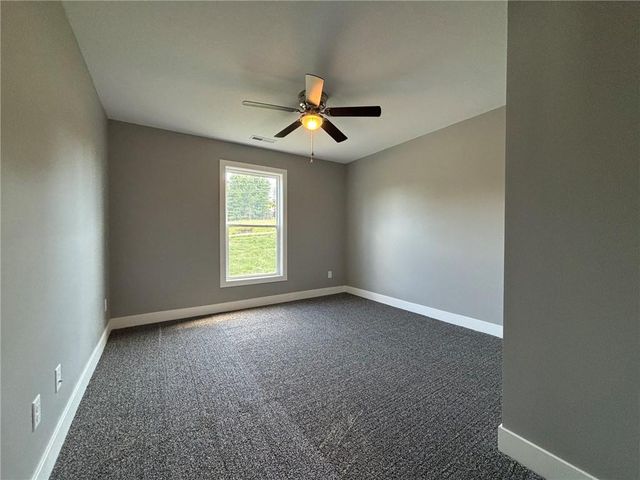 4909 S Creek Woods Drive, St Joseph, MO 64507