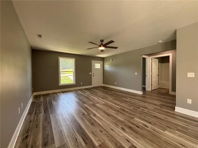 4909 S Creek Woods Drive, St Joseph, MO 64507