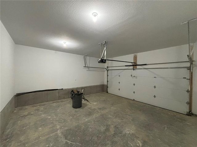 4909 S Creek Woods Drive, St Joseph, MO 64507