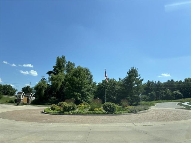 4909 S Creek Woods Drive, St Joseph, MO 64507