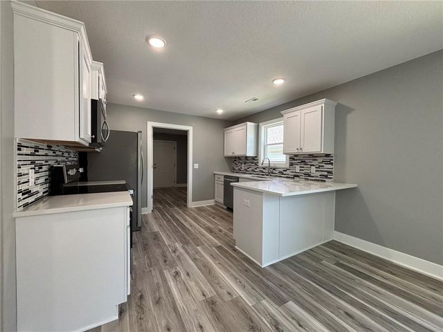 4909 S Creek Woods Drive, St Joseph, MO 64507