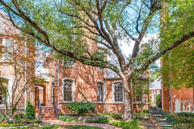 7861 Caruth Court, Dallas, TX 75225