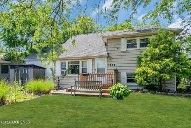 1137 Roe Avenue, Point Pleasant, NJ 08742