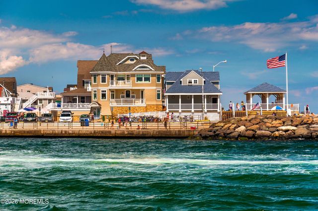 1137 Roe Avenue, Point Pleasant, NJ 08742