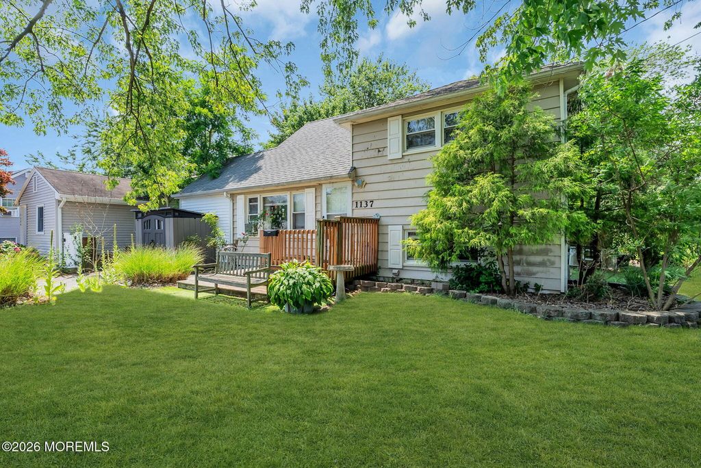 1137 Roe Avenue, Point Pleasant, NJ 08742