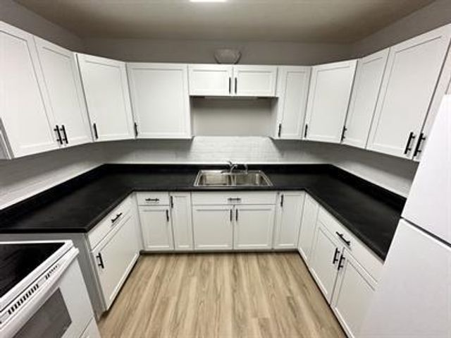 1896-1898 Murphy Woods Road, Beloit, WI 53511