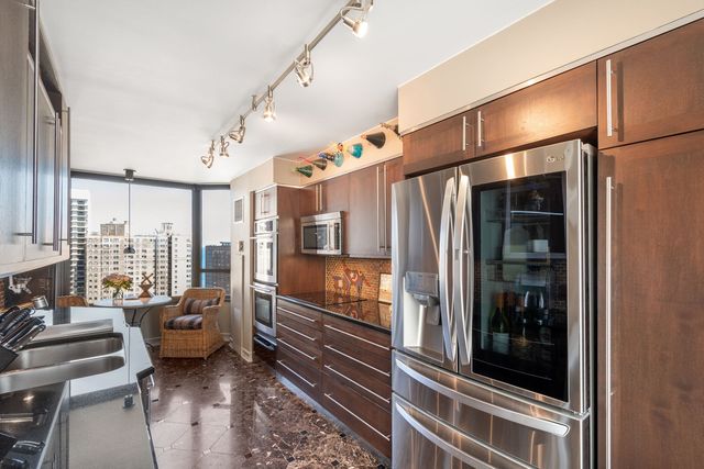 1410 N State Parkway 22B, Chicago, IL 60610