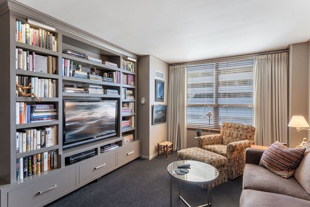 1410 N State Parkway 22B, Chicago, IL 60610
