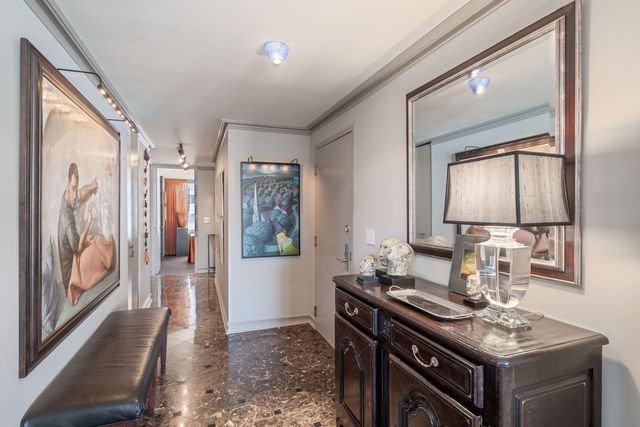 1410 N State Parkway 22B, Chicago, IL 60610