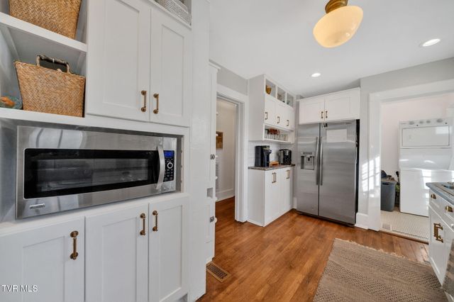 513 Granada Pvt Court, Kingsport, TN 37660