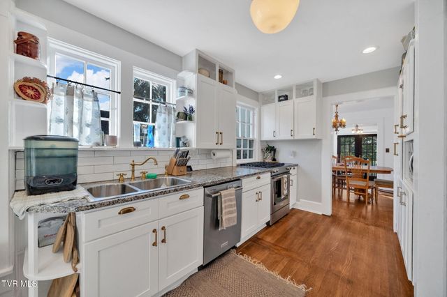 513 Granada Pvt Court, Kingsport, TN 37660