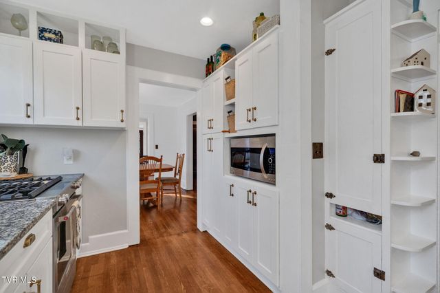 513 Granada Pvt Court, Kingsport, TN 37660