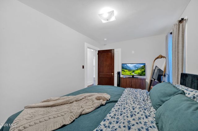 513 Granada Pvt Court, Kingsport, TN 37660