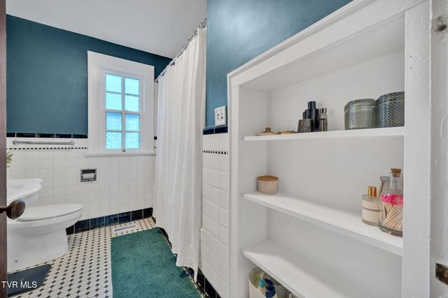 513 Granada Pvt Court, Kingsport, TN 37660