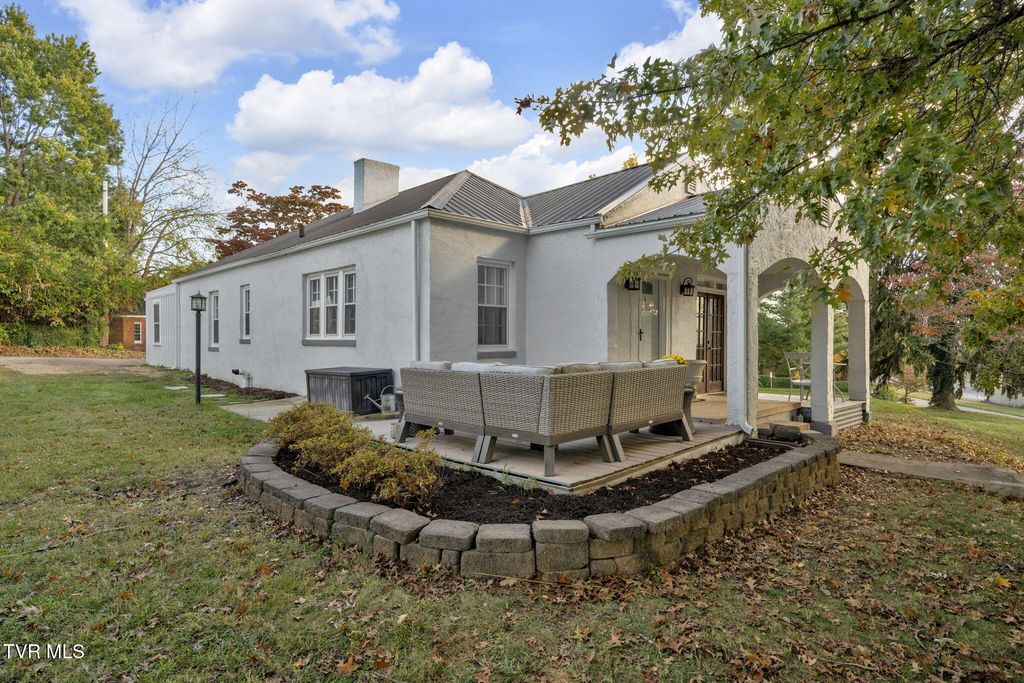 513 Granada Pvt Court, Kingsport, TN 37660