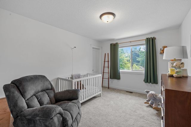 15 Harrison Avenue S, Hopkins, MN 55343