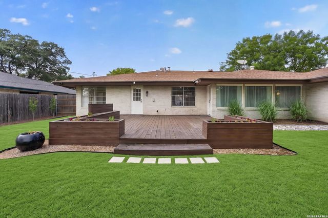 406 DALECREST DR, Windcrest, TX 78239