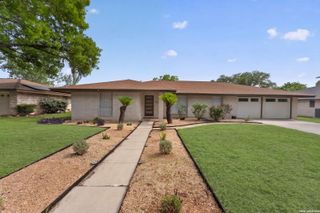 406 DALECREST DR, Windcrest, TX 78239