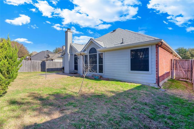 2536 Briarcrest Drive, Burleson, TX 76028