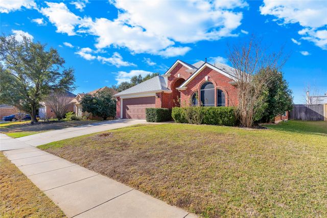 2536 Briarcrest Drive, Burleson, TX 76028