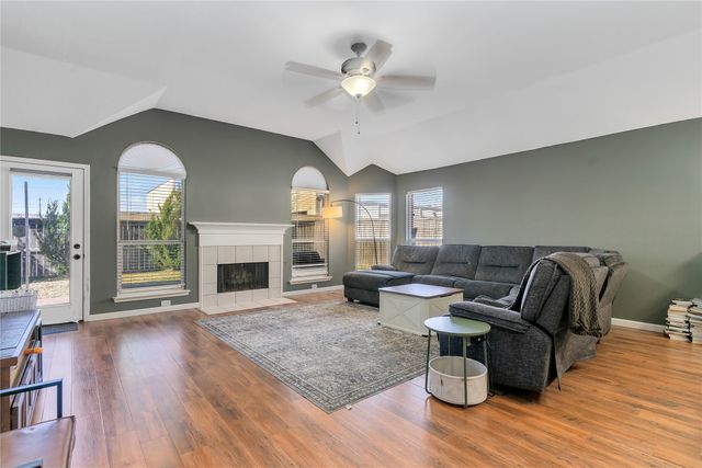 2536 Briarcrest Drive, Burleson, TX 76028