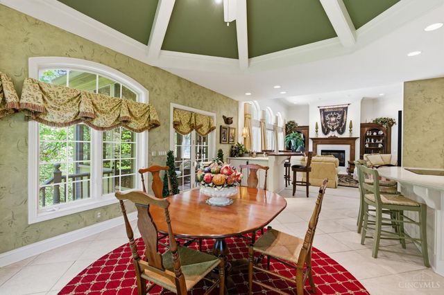 11 Camargo Canyon Drive, Madeira, OH 45243