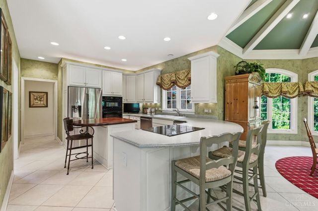 11 Camargo Canyon Drive, Madeira, OH 45243