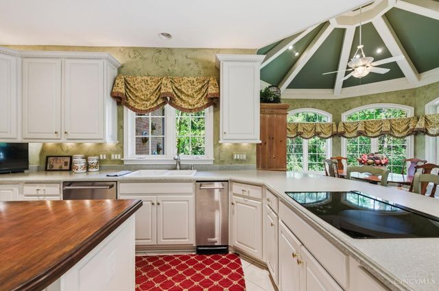 11 Camargo Canyon Drive, Madeira, OH 45243