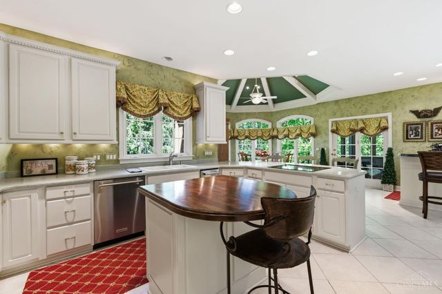 11 Camargo Canyon Drive, Madeira, OH 45243