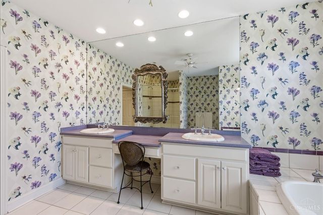 11 Camargo Canyon Drive, Madeira, OH 45243