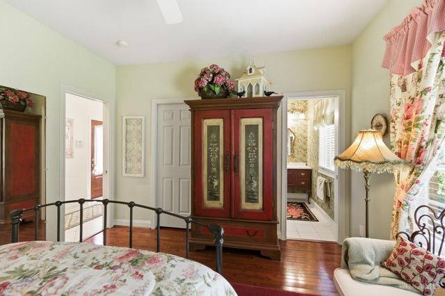 11 Camargo Canyon Drive, Madeira, OH 45243