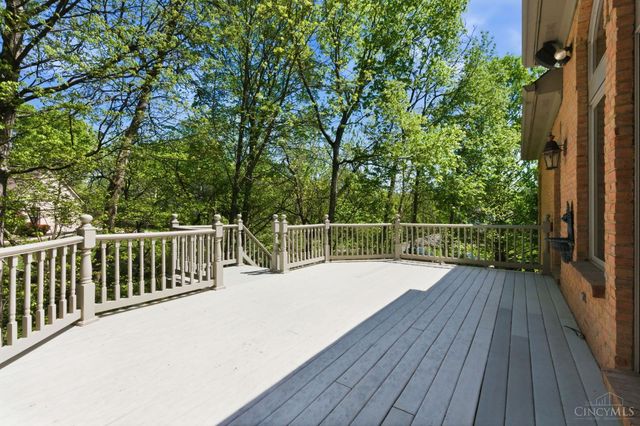 11 Camargo Canyon Drive, Madeira, OH 45243
