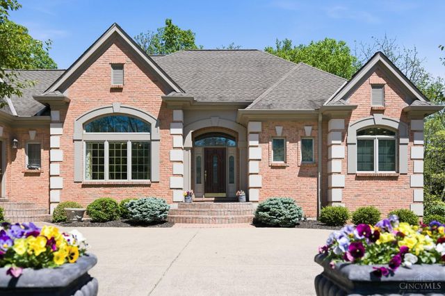 11 Camargo Canyon Drive, Madeira, OH 45243